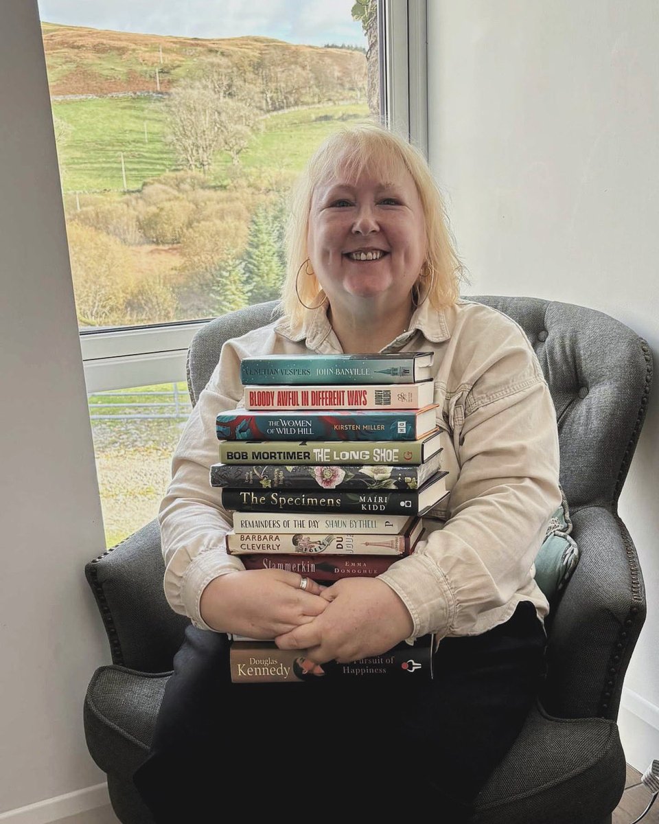 hayleylotusflo1's tweet image. It was a lovely fortnight in Scotland and I’ve browsed so well that I need new bookshelves! This was my reading view. #secondhandbooks #bookbrowse