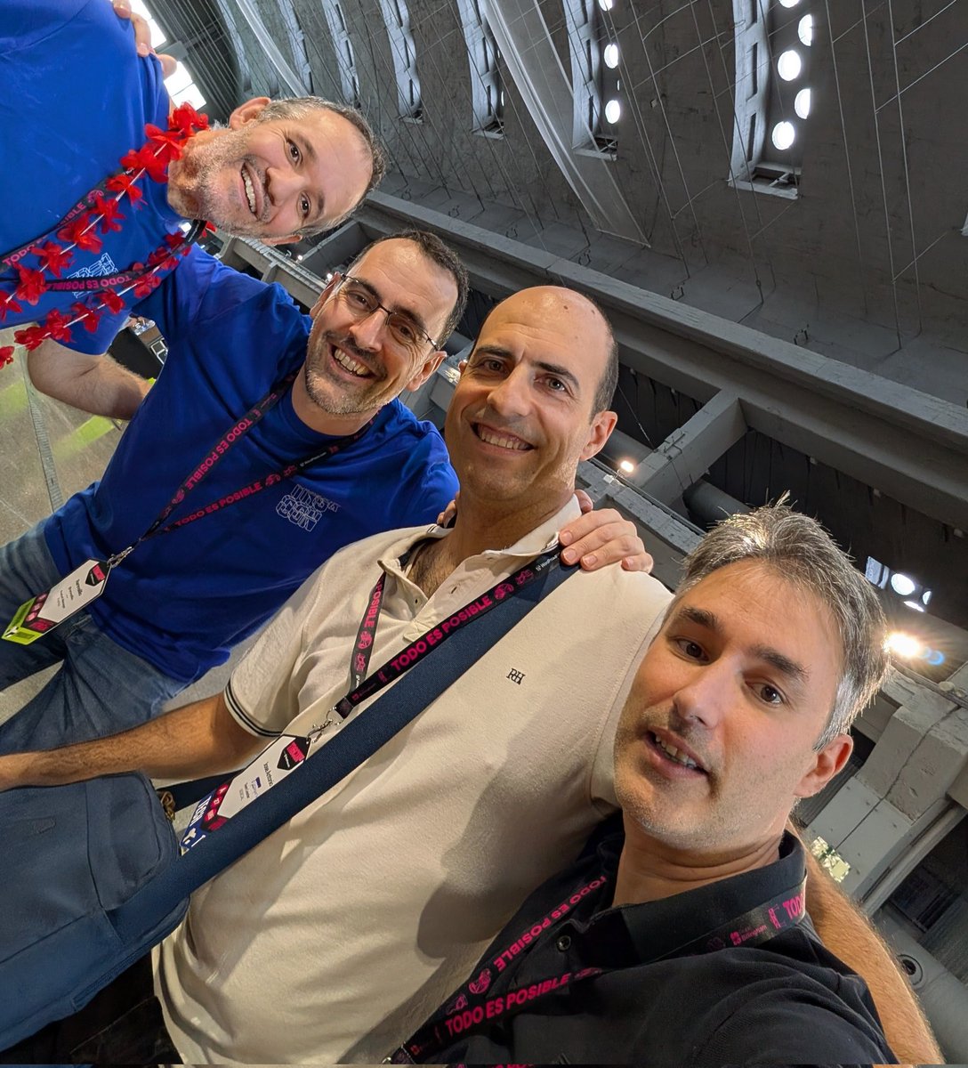 joaltocu's tweet photo. Aunque lo parezca hoy no es día de despedidas en la @tarugoconf sino de nuevos comienzos!
@carrero @josanferblas @rarevalillo 

#TRGx https://t.co/tfogHeO3qN