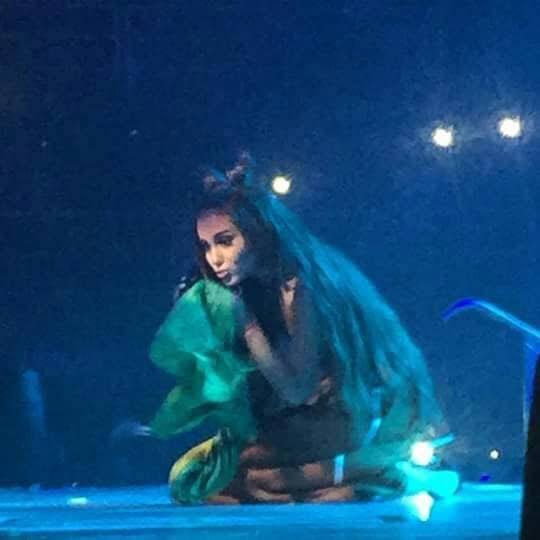 arianagrandebr's tweet image. Há 10 anos, Ariana Grande realizava seu primeiro show no Brasil com a “The Honeymoon Tour”, em São Paulo. 
Em 10 dias, ela retorna ao país. 🥹🇧🇷