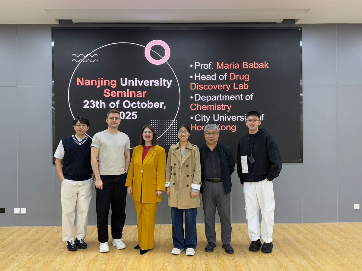 Babaklab's tweet image. 🎓 Visit to Nanjing University | October 2025
Prof. Maria Babak shared our AI-guided platinum &amp;amp; gold drug work.
Big thanks to Prof. Zijian Guo, Prof. Huanhuan Fan, Xiaoyong Wang, Xinyu Xu and others for the warm welcome &amp;amp; hospitality!
#NanjingUniversity #DrugDiscovery #LabLife