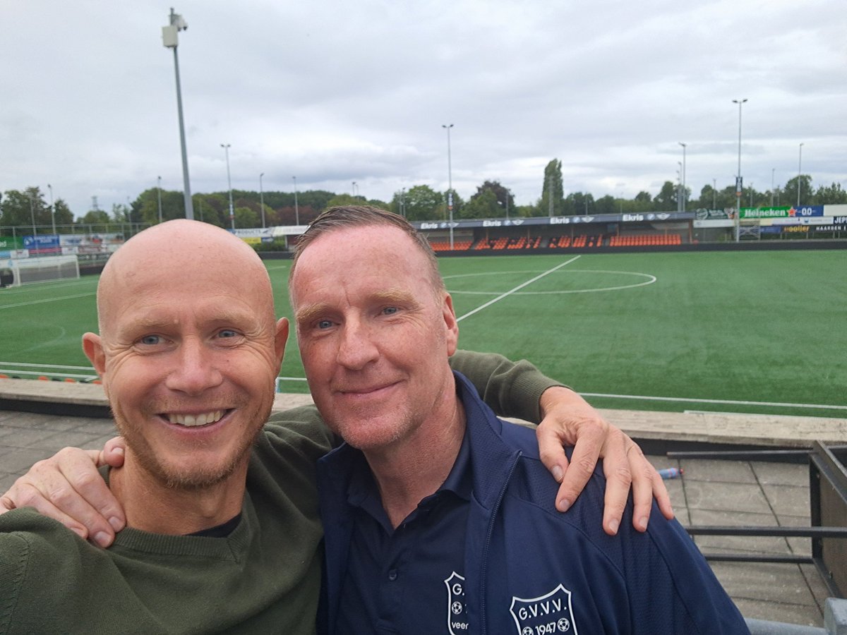 Mark_Kloostra's tweet image. Als ie net zo goed wordt als deze legend, dan zitten we goed!  #zovaderzozoon