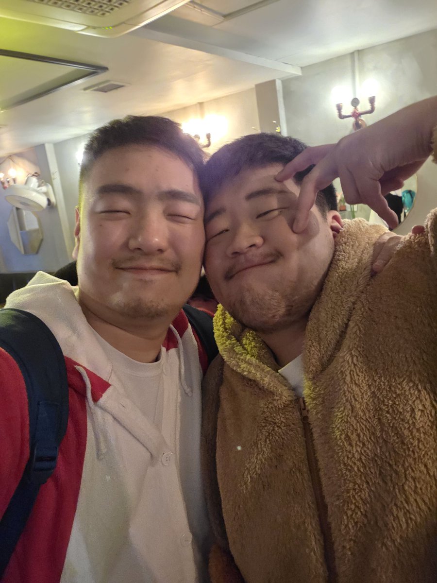 아니 왜 이리 질투나게 귀여움 <a href="/dodgehaedodge/">맢우</a>