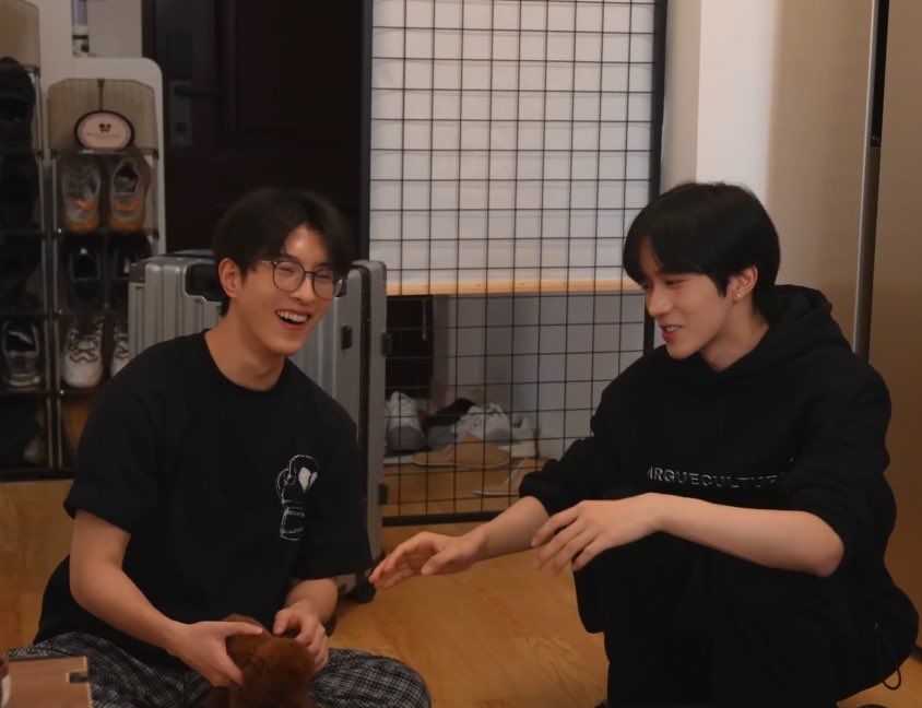 ถ่ายตั้งแต่ปะป๊าหม่าม้าเพิ่งมีน้องฮวาเซิงด้วยซ้ำ ตุวเล็ก ๆ อยุเลย ㅜㅡㅜ