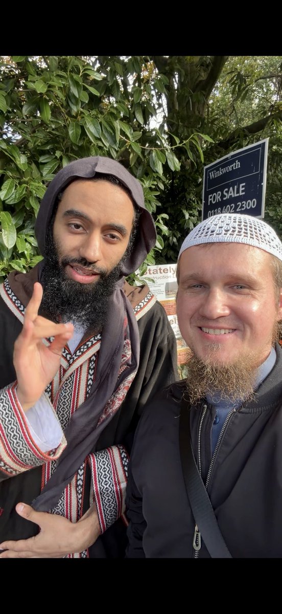 shisteroff's tweet photo. It was my absolute honour for me to meet esteemed sheikh, ustadh and brother #AbuTaymiyyah. May Allah benefit Muslim community through his knowledge and da’wah 🤲🏼 https://t.co/q6iSdPmus2