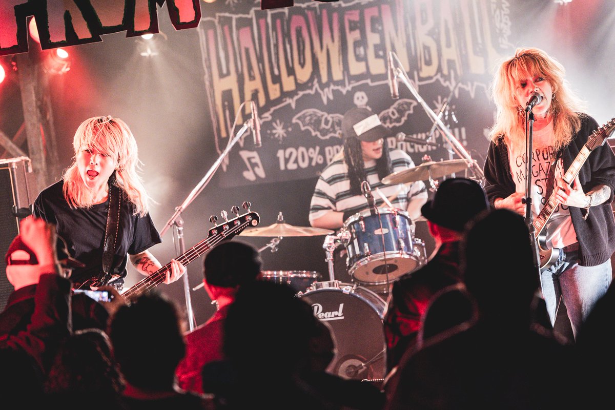 🚗次のライブは新潟🚗
【ブタイメクラギグ Vol.7】
AKABANE VULGARS ON STRONG BYPASS「New EP “FUTURE BABIES“ Release Tour」
11/3(月)新潟WOODY
OPEN15:00  START15:30
🎟️¥2,000+1drink 
AKABANE VULGARS
THUNDER TOMAHAWK
オルガ3
MOUSTACHE KIDS
TEST ERECT
DJ ROCK'N'ROLL MAGIC (MARKY.yokoni!)