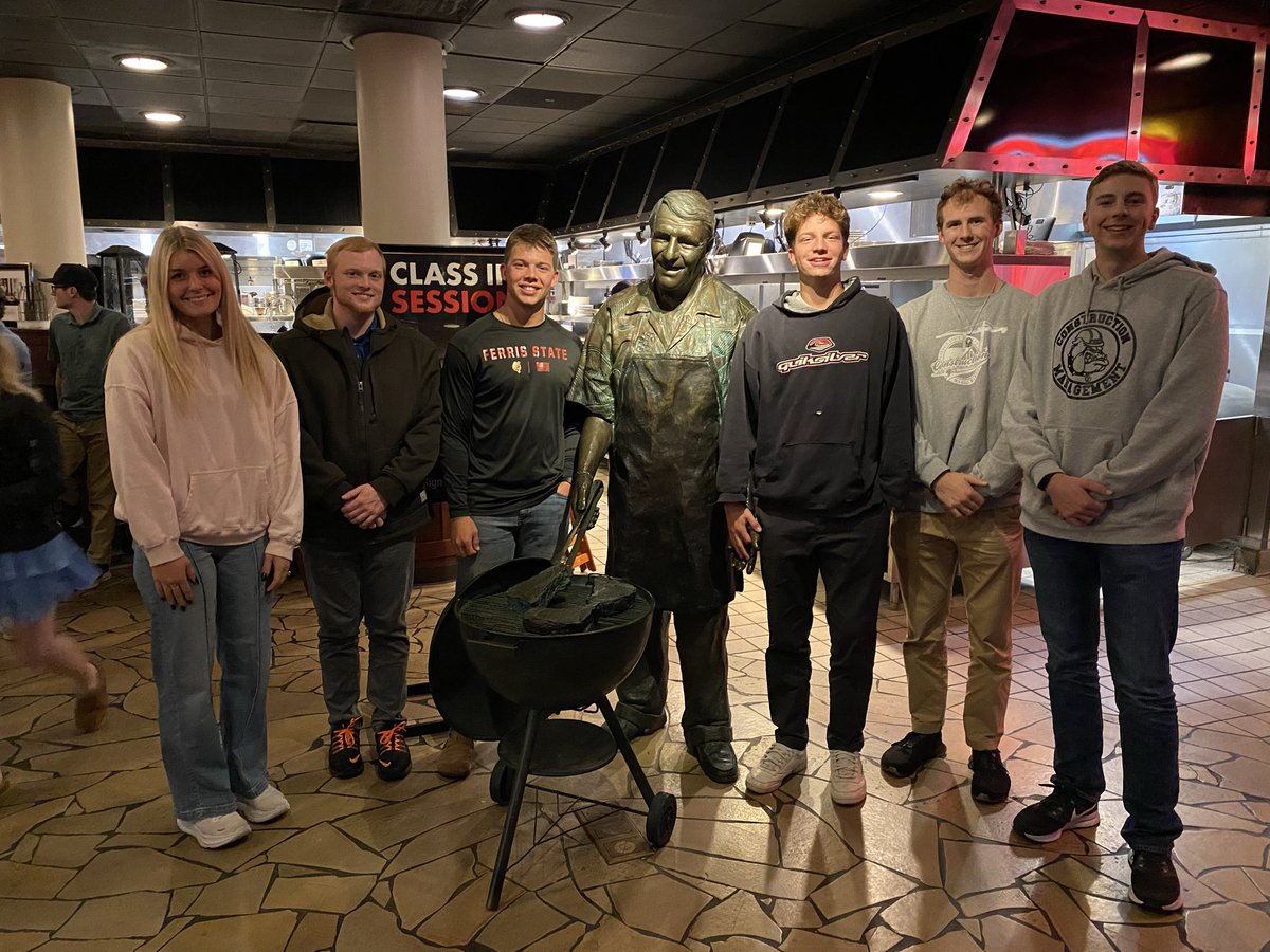 FSUCMPROF's tweet image. Team dinner after the competition. Webers of course!