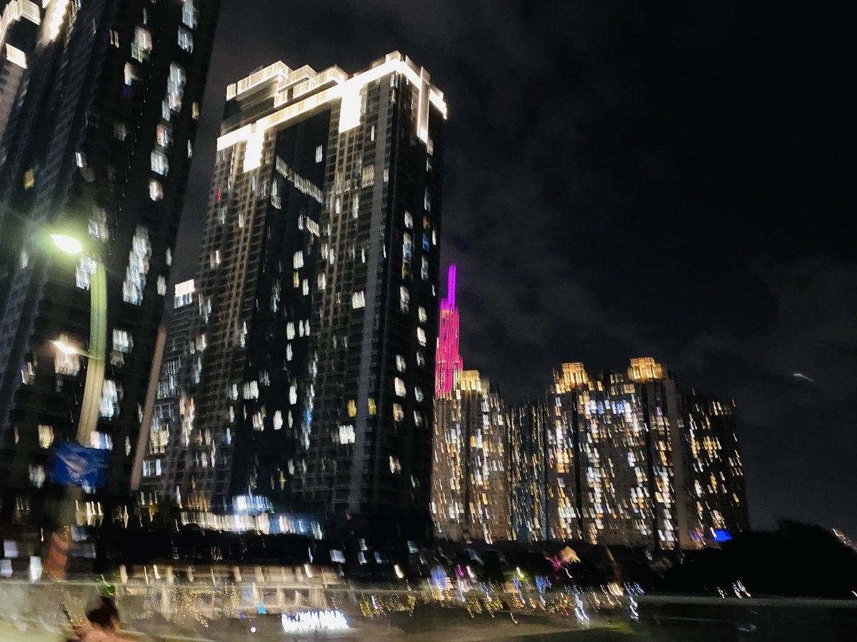 memoryintheblue's tweet photo. saigon calling

〜弾き語りver〜

original
music&amp;lyrics
by Emoul

youtube
→

https://t.co/DZHbfwMaoJ https://t.co/dEpHPGPMW8
