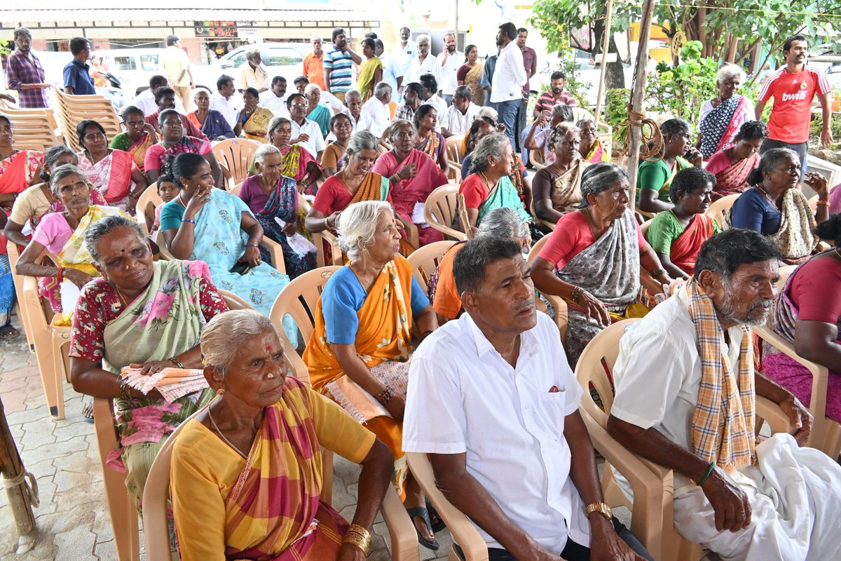 SalemRRajendran's tweet photo. கழக தலைவர்,மாண்புமிகு தமிழ்நாடு முதலமைச்சர் @mkstalin அவர்களின் வழிகாட்டுதலின்படி, சேலம் மத்திய மாவட்டம்-காடையாம்பட்டி மத்திய ஒன்றியம்-பொம்மியம்பட்டி  ஊராட்சியில் முக்கிய பிரமுகர்கள் மற்றும் பொதுமக்களை நேரில் சந்தித்து அவர்களின் குறைகளை கேட்டறிந்தேன். இந்நிகழ்வில் கழக நிர்வாகிகள்,கழக உடன்பிறப்புகள் கலந்து கொண்டனர்.