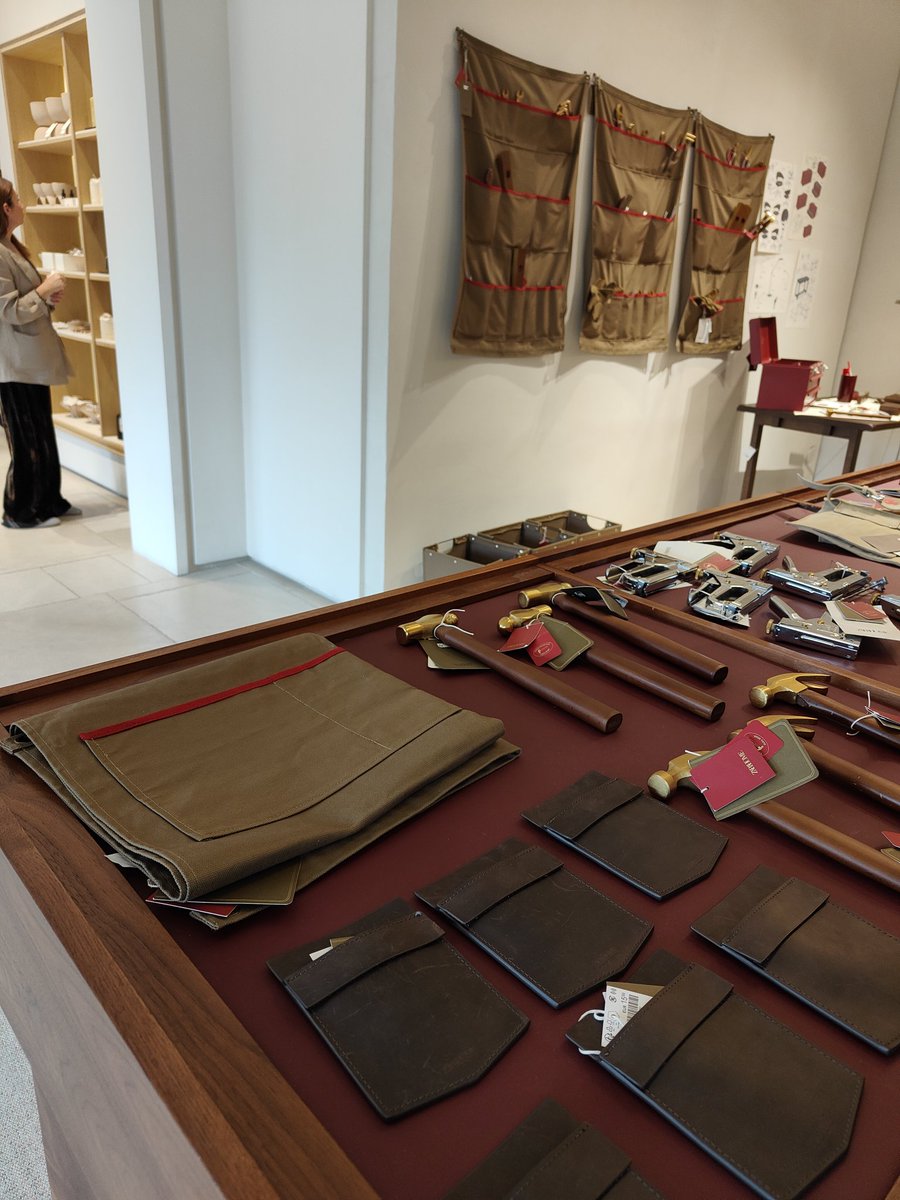 Va durísima la temporada otoño-invierno de Zara Home con su línea de taller del ejército franquista.