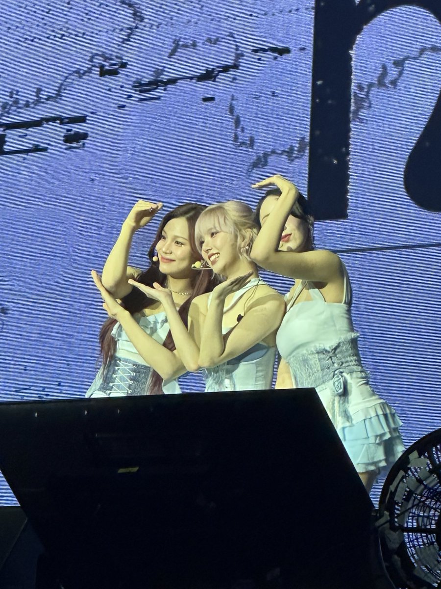 _ywO2's tweet image. 비비지 넘 사랑해 ㅠㅠㅠ💕💕