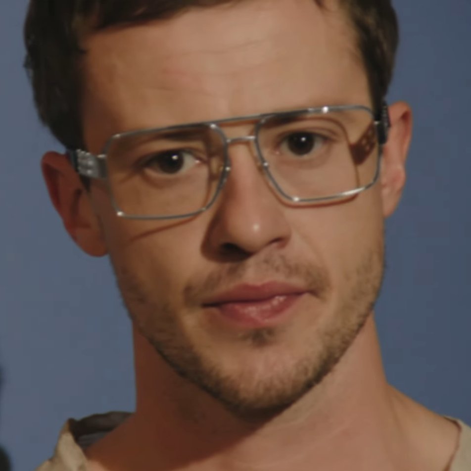 jesdlib's tweet image. I love him.😌