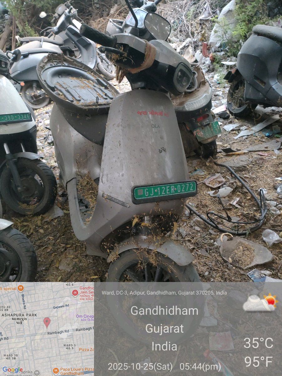 DilpeshRajgor's tweet photo. @OlaElectric @bhash 
Ola S1, Vehicle No:GJ12ER0272 की सर्विसिंग के लिए आपके सर्विस सेंटरमें 10 Julyको लेकर आयाथा।लेकिन अब तक तीन महीने हो चुके हैं और मेरी गाड़ी की सर्विस पूरी नहीं हुई है। हरबार जबमैं सर्विस सेंटर संपर्क करता हूँतो मुझे सिर्फ़ कुछ दिन और लगेंगे कहकर टाल दिया जाता https://t.co/3KwTvyEtx4
