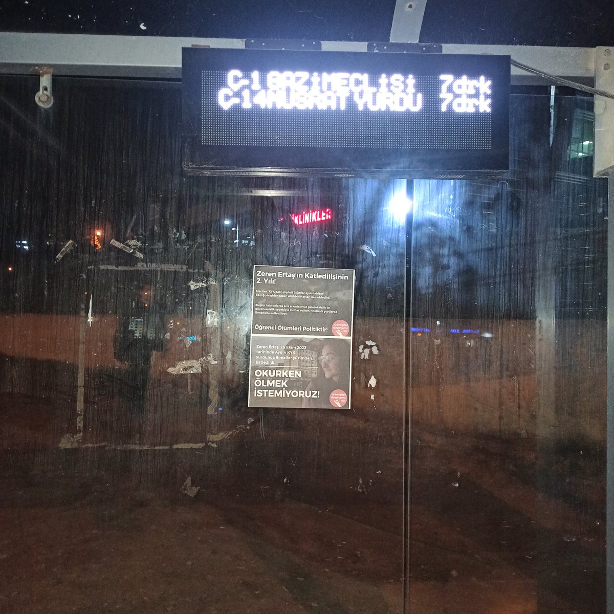 📍 ÇOMÜ Terzioğlu yerleşkesi

🔴 Zeren Ertaş’ı Unutmadık!
25 Ekim 2023’te Aydın KYK yurdunda, ihmaller sonucu Zeren yaşamını yitirdi.
Aradan 2 yıl geçti, değişen hiçbir şey yok.

Hâlâ niteliksiz yurtlarda  yaşamak zorunda bırakılıyoruz.

📢 Okurken ölmek istemiyoruz!