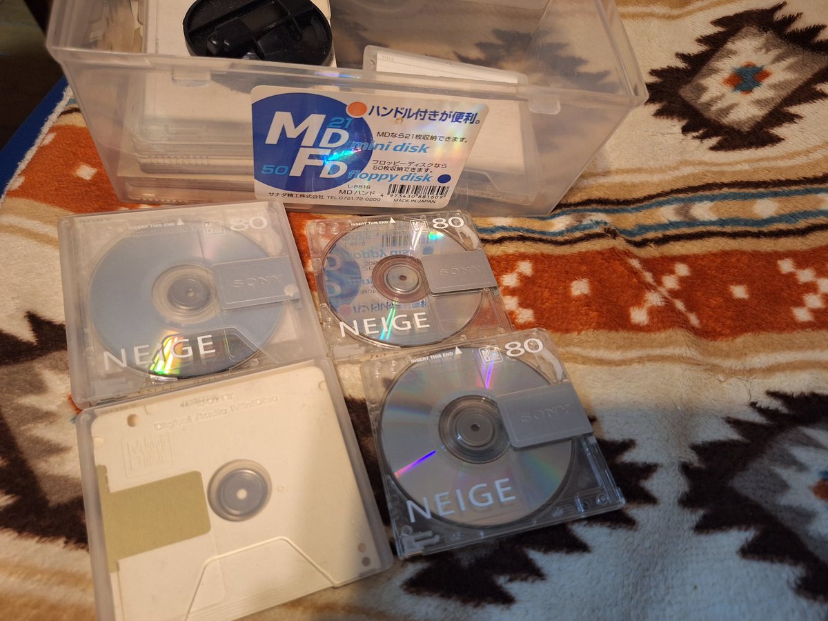 zard_1967_jzx's tweet photo. 整理していたら懐かしいMD💿
#MD
#minidisk https://t.co/yLI1C63HEe