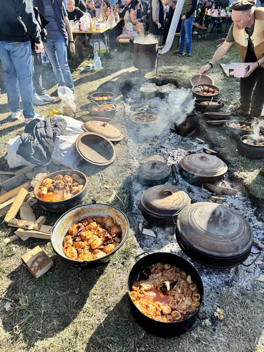 Я в сарма-сити, кому что взять?
