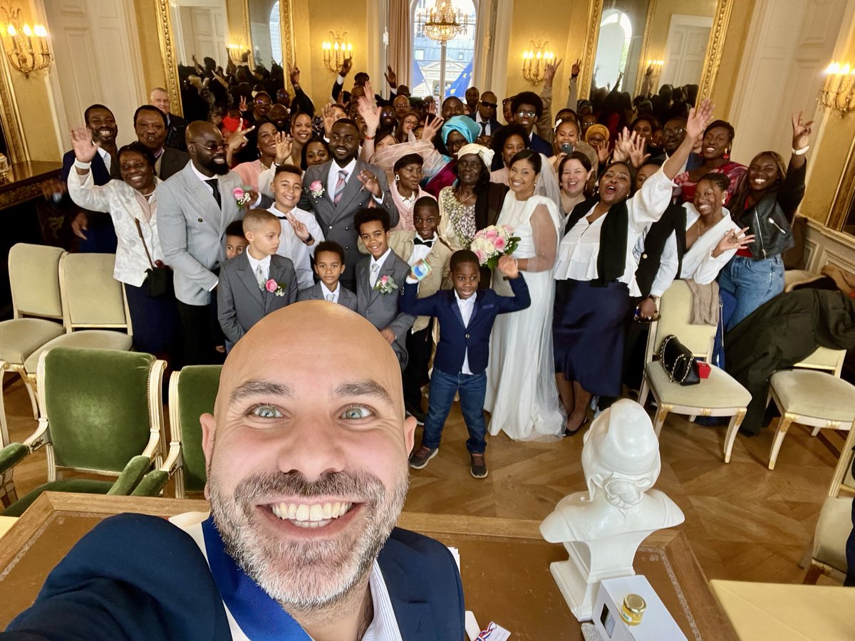 Matinée de mariages en <a href="/Mairie9Paris/">Mairie du 9e Paris</a> : la France, l’Algérie et le Bénin étaient bien représentés ! 
Vive les mariés ! 🥰❤️
#paris9