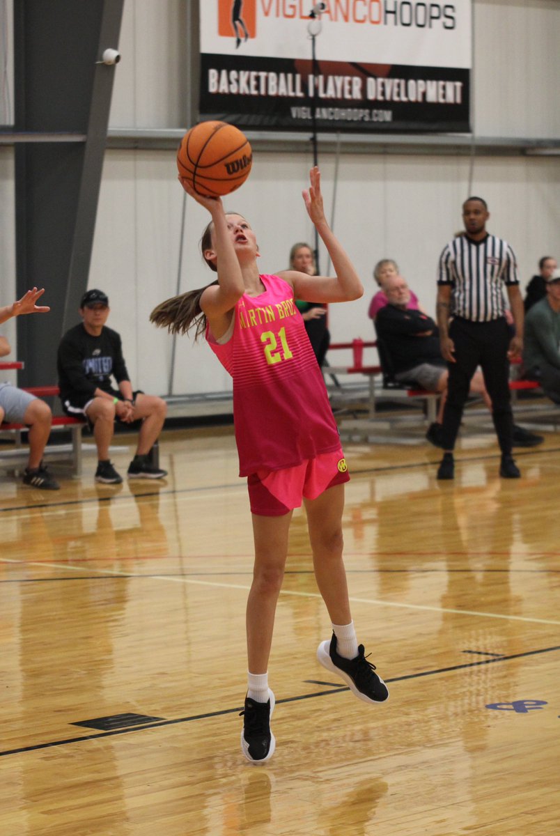 AlainaEtten tweet media