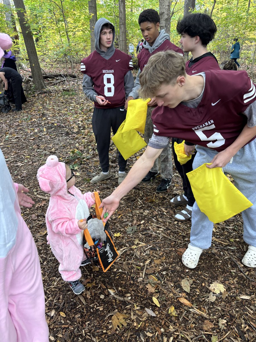 CoachFrey's tweet image. Proud of our guys. One day off and they are out giving back. Go Bucks!