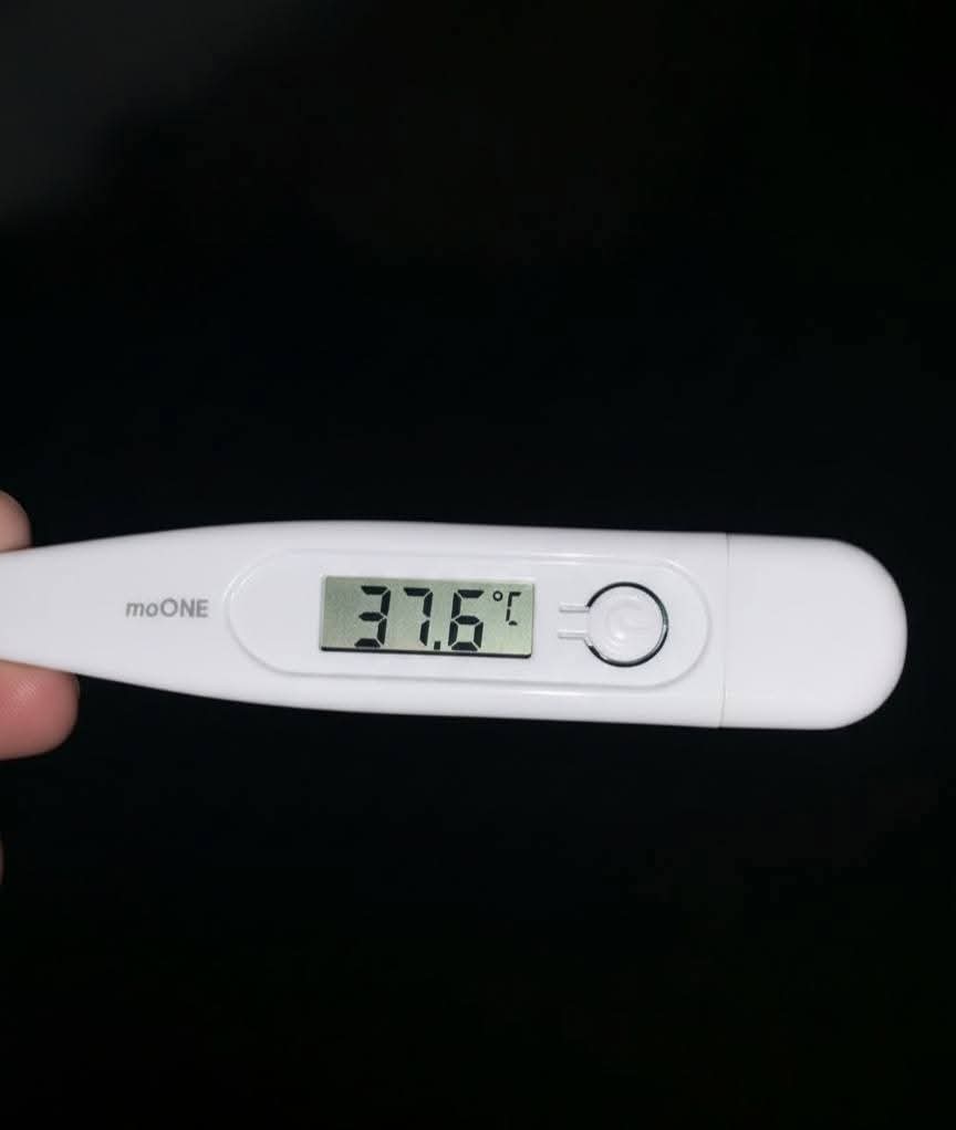 g_diets_'s tweet photo. BEFORE YOU PANIC, CHECK THE NUMBERS 

Some of you see one lab result and start shaking like you just saw your obituary.

Relax.

Your body is not your enemy — you’re just illiterate in the language it speaks.

Let’s fix that today.
Here’s what normal actually looks like, and what each one means for your life:

🩸 Blood Pressure: 90/60 – 120/80 mmHg
This shows how hard your heart pumps blood through your body.

If it’s too high, your arteries are under pressure.
Too low, and your brain doesn’t get enough blood.

If you’re always stressed, eating rubbish, and sleeping four hours, don’t blame “village people” when your BP starts to misbehave.

💓 Pulse Rate: 60–100 beats per minute
It’s the rhythm of life.
Athletes usually sit around 50–60 bpm, their hearts are strong.
If yours is always racing above 100, you might be anxious, dehydrated, or over-caffeinated.

🌡️ Body Temperature: 36.8–37°C
That’s your body’s internal thermostat.
Slight fever (37.5–38°C) means your immune system is at work, not that you’re dying.

Below 35°C? 

That’s hypothermia and not a “cold from fan.”

💨 Breathing Rate: 12–16 breaths per minute
Quiet, steady breathing means your lungs and brain are in sync.

Panting all the time? 

That’s not “just being tired.” Check your fitness, anxiety, or lungs.

🧬 Hemoglobin:
 • Men: 13–18 g/dL
 • Women: 11.5–16 g/dL
It carries oxygen.
If it’s low, you’ll feel weak, pale, and dizzy. Don’t rush for blood tonic, check your nutrition first.

🥩 Total Cholesterol: Under 200 mg/dL
You need cholesterol, it’s the raw material for hormones and brain cells.
But when it goes high (especially LDL), inflammation is brewing somewhere — usually from seed oils, sugar, and stress.

🍌 Potassium: 3.5–5.0 mmol/L
Helps your muscles, nerves, and heart work right.

Low potassium? 
You’ll cramp and feel weak. 

Too high? 
Your heart rhythm can go off-key.

🧂 Sodium: 135–145 mmol/L
Controls fluid balance.
Low sodium = confusion, fatigue, even seizures.
High sodium = dehydration or kidney strain.
Drink water — not just juice, soda, or malt.

💧 Blood Volume: 5–6 Liters
That’s how much life you carry around daily.
Lose 20% of it and your body starts shutting down. Respect your body; it’s not a machine.

🍯 Blood Sugar:
 • Adults: 70–99 mg/dL fasting
 • Children: 70–130 mg/dL
If yours is always high, your insulin is tired.
And no, drinking “herbal bitters” won’t fix it. Clean your diet.

🩻 Triglycerides: Under 150 mg/dL
This shows how your body handles fat.
High numbers = too much sugar and refined carbs, not “too much meat.”

⚙️ White Blood Cells (WBC): 4,000–11,000 /µL
They’re your soldiers.
Low = weak immunity.
High = infection, stress, or inflammation.

🧫 Platelets: 150,000–400,000 /µL
These are your clotters.
Low = you bruise easily.
High = your blood might be too sticky.

🩹 Red Blood Cells (RBC):
 • Men: 4.7–6.1 million/µL
 • Women: 4.2–5.4 million/µL
They carry oxygen. When low, your energy crashes.

🦴 Calcium: 8.6–10.3 mg/dL
Not just for bones, it controls muscles, heartbeat, and nerves.
If your diet is full of soda and junk, you’re leaching calcium faster than you think.

☀️ Vitamin D3: 30–100 ng/mL
The sunshine hormone. It is vital for mood, immunity, fertility, and bones.
Low D3 = low life. Go outside.

🧠 Vitamin B12: 200–900 pg/mL
Feeds your brain and nerves.
Deficiency looks like anxiety, depression, forgetfulness, tingling hands, and fatigue not “village attack.”

🔥 Iron: 8–18 mg/day
Needed to make red blood cells.
Too little = weakness. 
Too much = liver overload.
Balance is needed.

🍆 Semen Volume: 1.5–5 mL per ejaculation
Below that? Something’s off.
Could be dehydration, low zinc, poor diet, or chronic stress.

The moral?

Don’t fear your results, learn them.
Don’t just treat numbers, understand patterns.
And don’t let panic make you a lab addict who never heals.

Health isn’t about random tests; it’s about data that makes sense within your lifestyle, your stress, your food, your sleep.

That’s what we do here. We teach you to read your body, not fear it.

Don’t forget to reach out for a diet plan. Share and tag your friends.

Knowledge without action is wasted. If you’re ready to fix your health, message me directly on WhatsApp: https://t.co/vLyndossML.