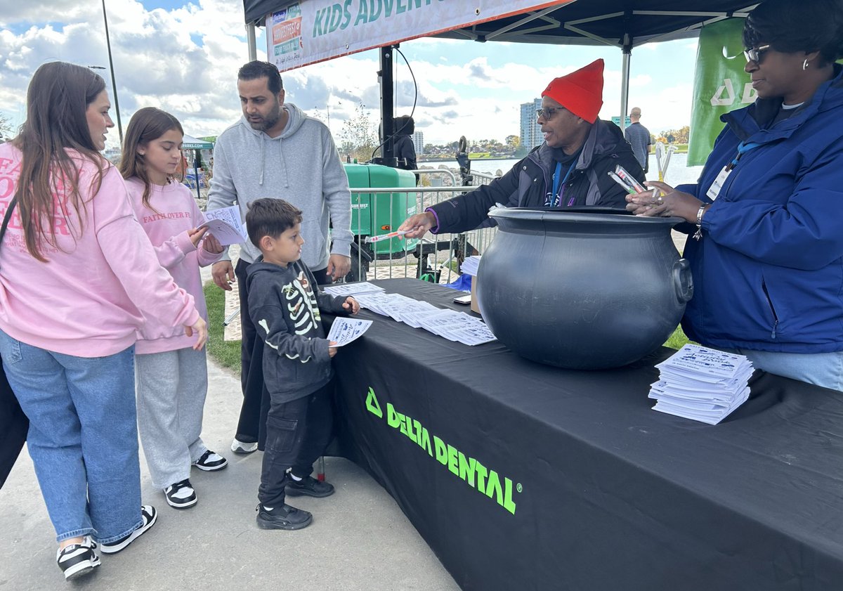 At Detroit’s Harvest Fest this sunny Saturday? Stop by our booth on the Kids Adventure Trail for a free toothbrush and activity book (with an extra fun “Follow the Floss” maze on the last page!) until 4 p.m. today. 🪥

#Detroit #DetroitRiverfront #HarvestFest #PlayGarden