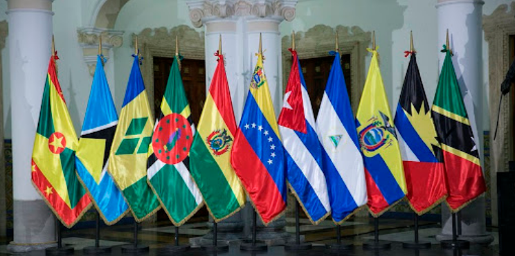 PrensaLatina_cu's tweet photo. Los Estados del #ALBA_TCP decidieron suspender al gobierno de ultraderecha que se instalará en #Bolivia 🇧🇴
Más en #PrensaLatina
🔗https://t.co/pOEfluC1Kd https://t.co/lETiMsvNsj