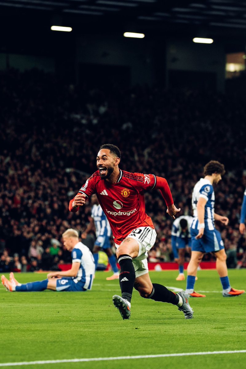 The Touchline | Football Coverage (@touchlinex) on Twitter photo 🚨 Manchester United have NEVER lost a Premier League game at Old Trafford when leading at half time.
326 games, 301 wins. 🚨 Manchester United have NEVER lost a Premier League game at Old Trafford when leading at half time.
326 games, 301 wins.