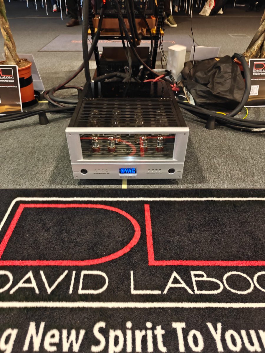 @LampizatOr Mighty #Aphrodite DAC launched during the ongoing Audio Video Show Warsaw 2025, together with @VAC electronics and @ClarisysAudio loudspeakers, David Laboga Custom Audio wired system produces one of the best and utterly unique sonic experiences, ...