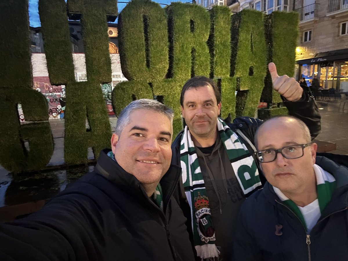 Ya estamos en Vitoria para ver al Racing en el éxodo del Mirandés por obras en su estadio. ¡Aúpa Racing!