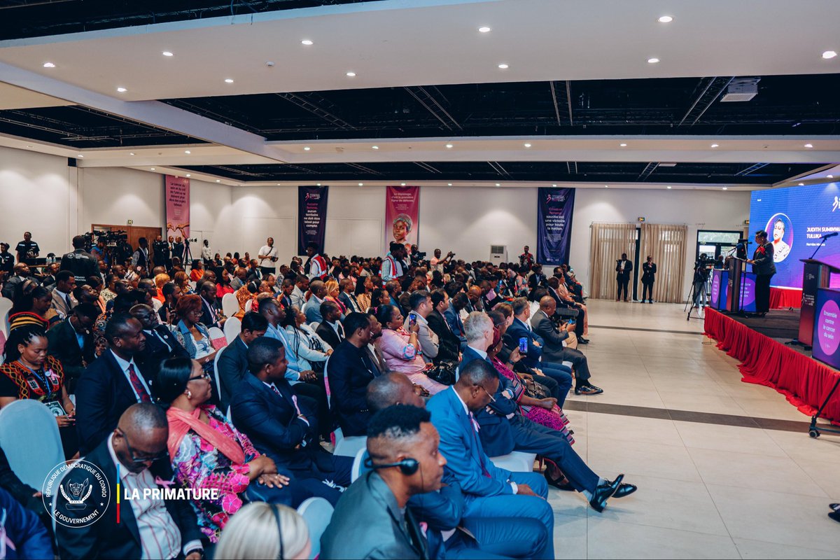 PrimatureRDC's tweet image. #OctobreRose
26 octobre 2025 | La Première Ministre Judith Suminwa Tuluka a lancé la Table Ronde Nationale sur la Lutte contre les Cancers de la Femme, en présence de la Première Dame Denise Nyakeru Tshisekedi.

• Près de 15 000 nouveaux cas de cancers féminins enregistrés