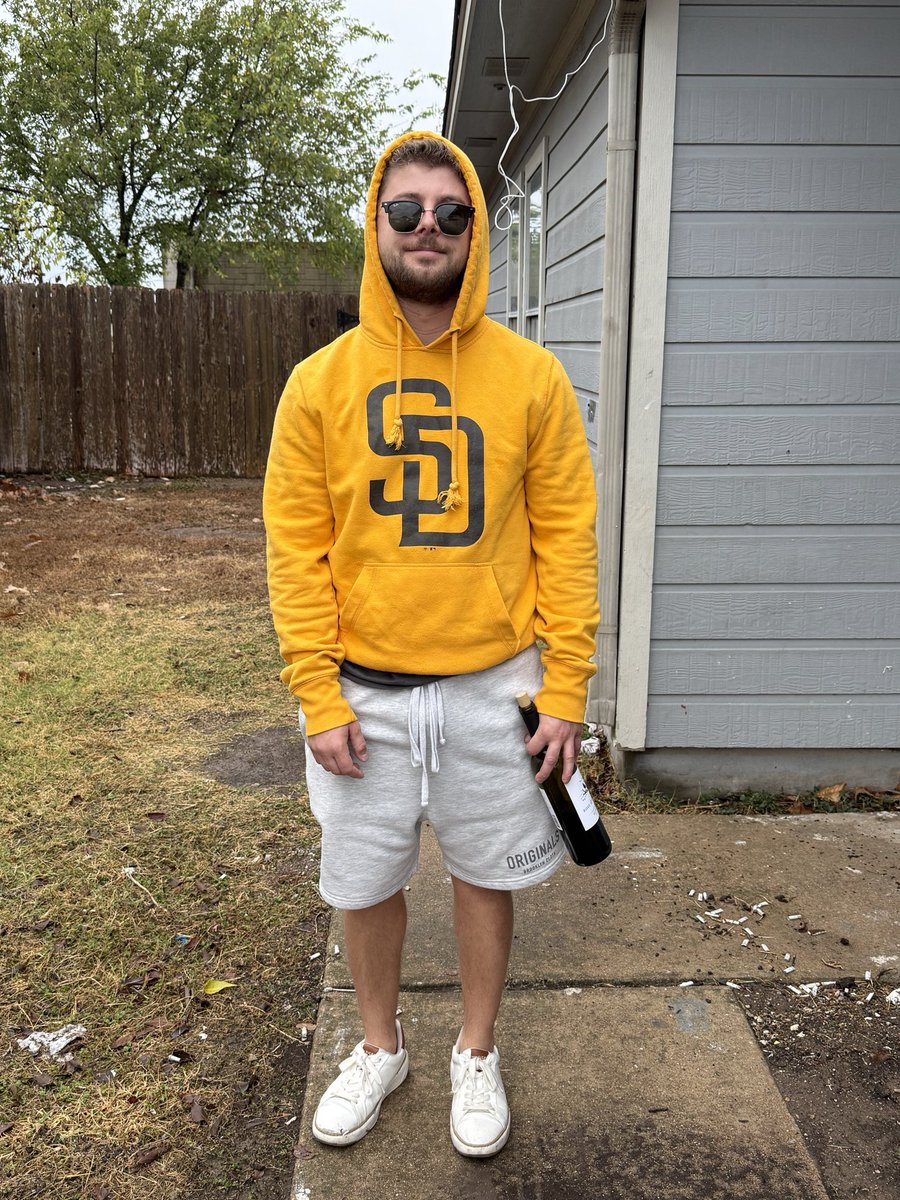 New Padres Manager.
 per <a href="/CampbellCoty5/">Campbell Coty</a>