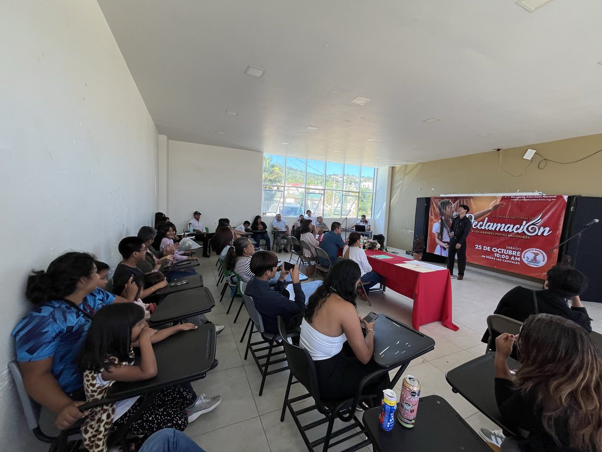 Inicia la III Jornada Nacional de declamación “A los grandes grandes poetas nacionales”, que organiza la Comisión Cultural del Movimiento Antorchista, los eventos se realizan en todas las capitales del país como un grito de protesta contra el sometimiento de la humanidad.