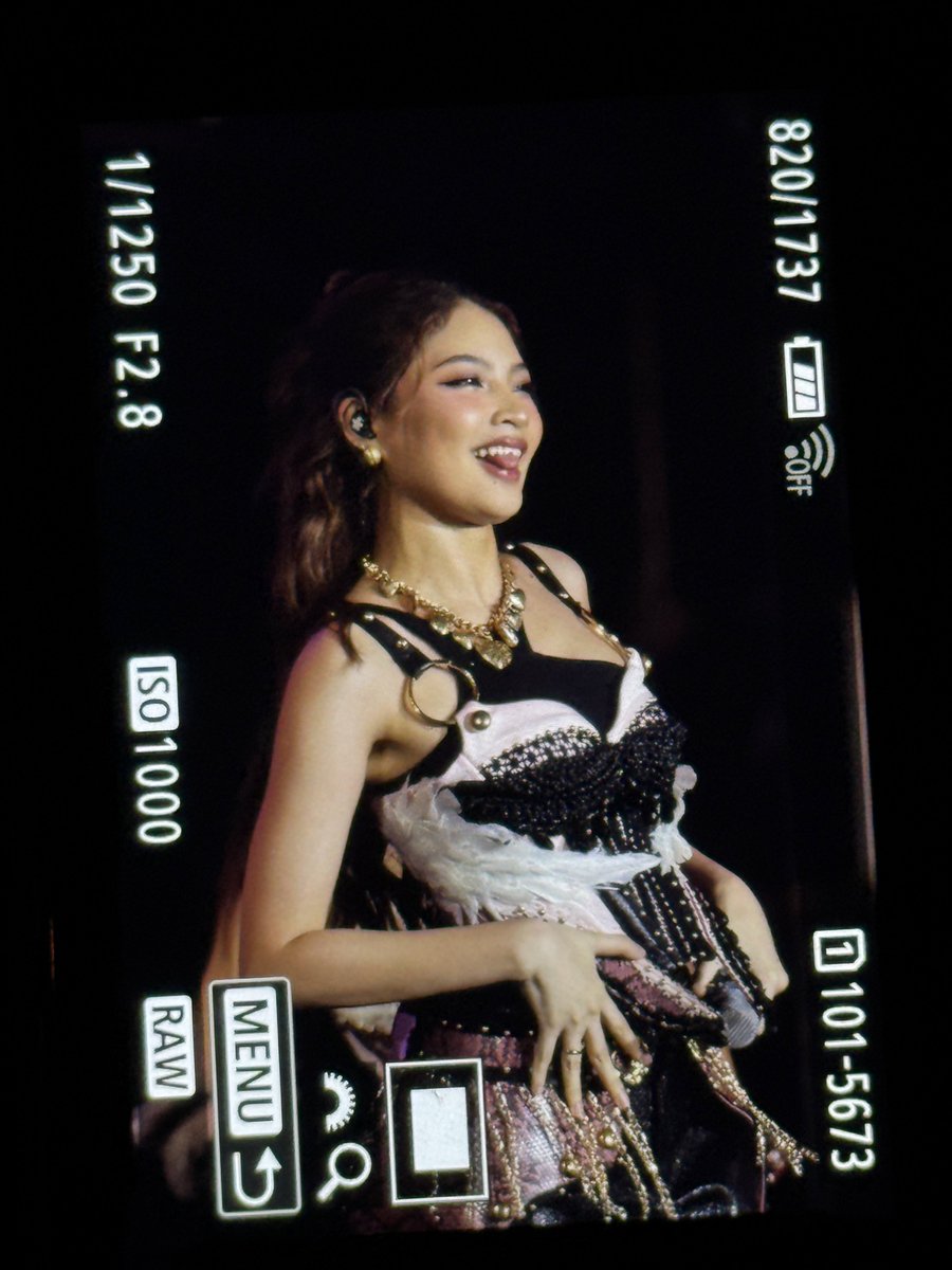 HoshiNoFilm's tweet image. Ayan nanaman sya sa 😝
MABUHAY UG MADAYAW BINI
#BINIatAuroraMusicFestDVO2025 
#BINI_COLET
#BiradahiBINI #BINI
@BINI_ph