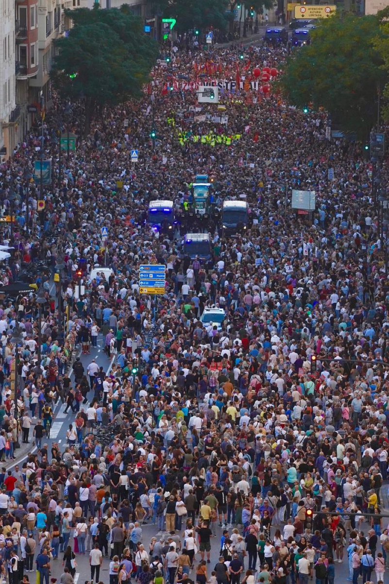 🔴 Valencia  un clamor!!!!!

#MazonDimissió #MazonDimisión