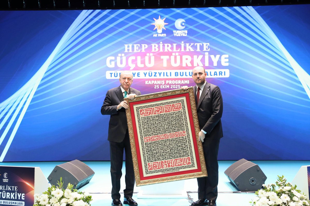 Cumhurbaşkanımız <a href="/RTErdogan/">Recep Tayyip Erdoğan</a>'ın katılımlarıyla Türkiye Yüzyılı Buluşmaları Kapanış Programımızı gerçekleştirdik.

Her mahallesiyle, hem semtiyle ülkemizin dört bir tarafında sahada olan AK kadrolar, Türkiye Yüzyılı'nı şekillendirecek notları da bizatihi milletimizden aldı.