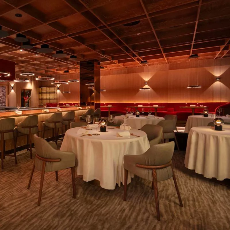 MichelinGuideUK's tweet image. Delicately flavoured Singapore lobster at ROW on 5

#MICHELINStar #Mayfair 

guide.michelin.com/gb/en/greater-…