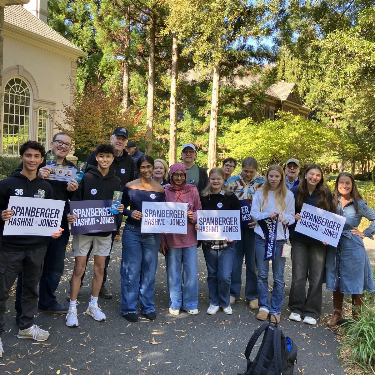 Beautiful Knocktober Day! Launching a canvass with <a href="/JenniferBoysko/">Senator Jennifer Boysko</a> and lots of volunteers in McLean! <a href="/SpanbergerForVA/">Abigail Spanberger</a> <a href="/SenatorHashmi/">Senator Hashmi</a>