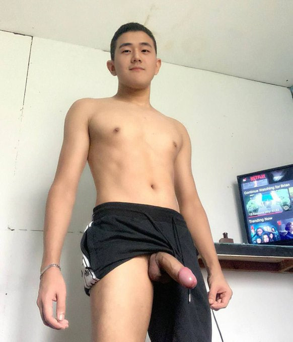 Hanif91516469's tweet photo. 几天不见又硬又痒，期待你来给我止痒或者让我发泄一下！1069都可以合适私信我！(#mb别来我没钱啊) https://t.co/tVpVHAQ8A2