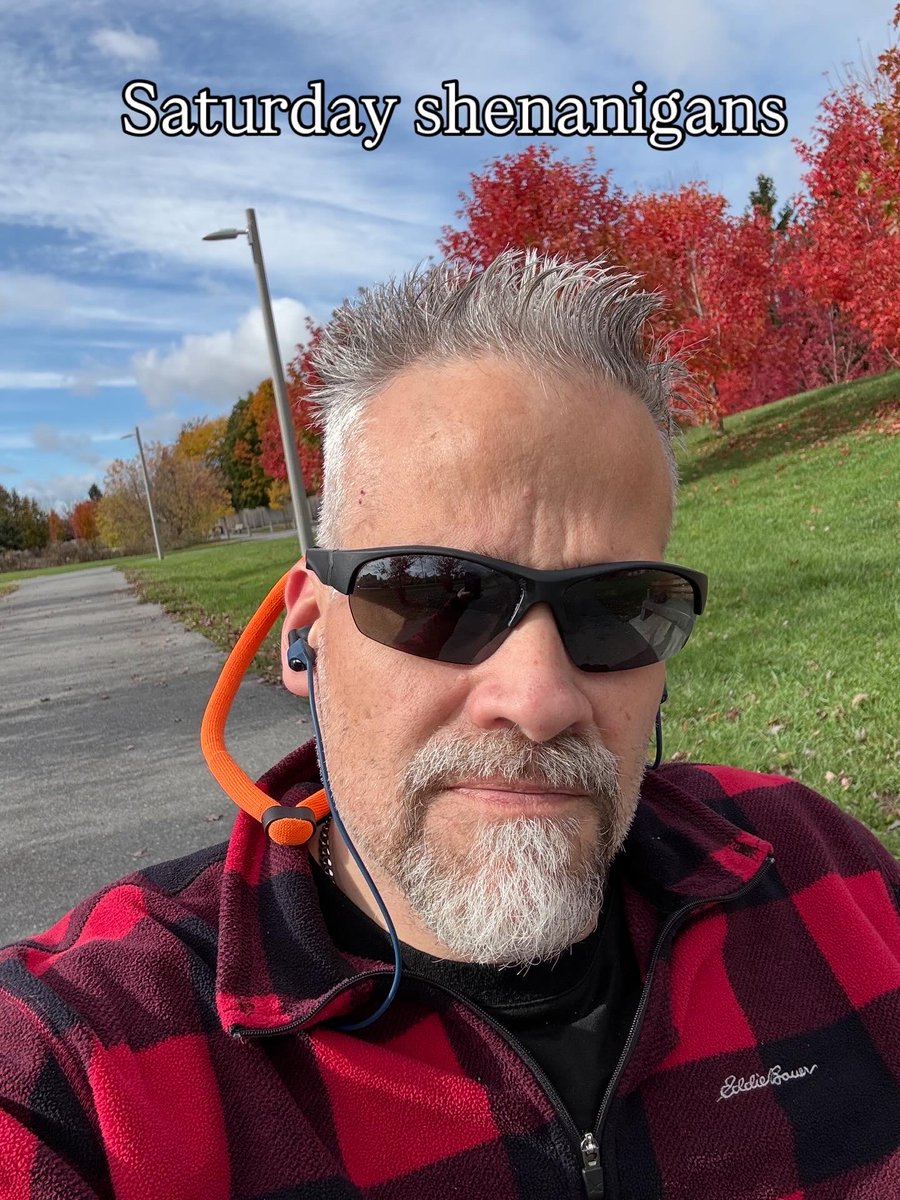 ChrisWindover's tweet photo. Weekend adventures! #WeekendVibes #selfie #FeelingGood #share #ottawa #Canada #FallVibes https://t.co/gwfPzul0bW