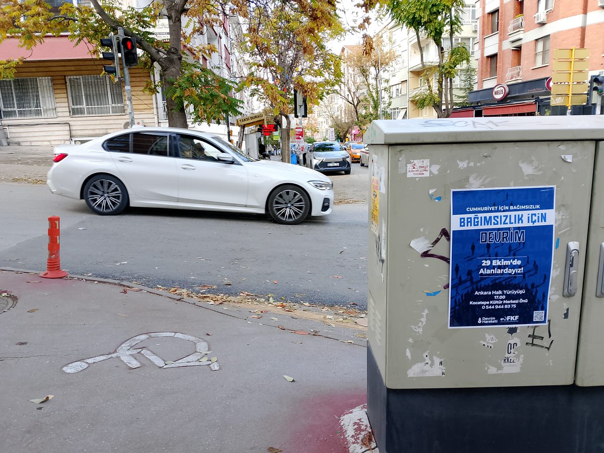 DHAyranci's tweet image. 29 Ekim&apos;de Alanlardayız!

29 Ekim yürüyüşü için bugün Güvenlik Caddesi&apos;nde afiş ve bildiri çalışması yaptık. Herkesi 29 Ekim Ankara Halk Yürüyüşü&apos;ne bekliyoruz.

📢 Ankara Halk Yürüyüşü 

🗓 29 Ekim Çarşamba

📍Kocatepe Kültür Merkezi Önü

⏰️ 17.00