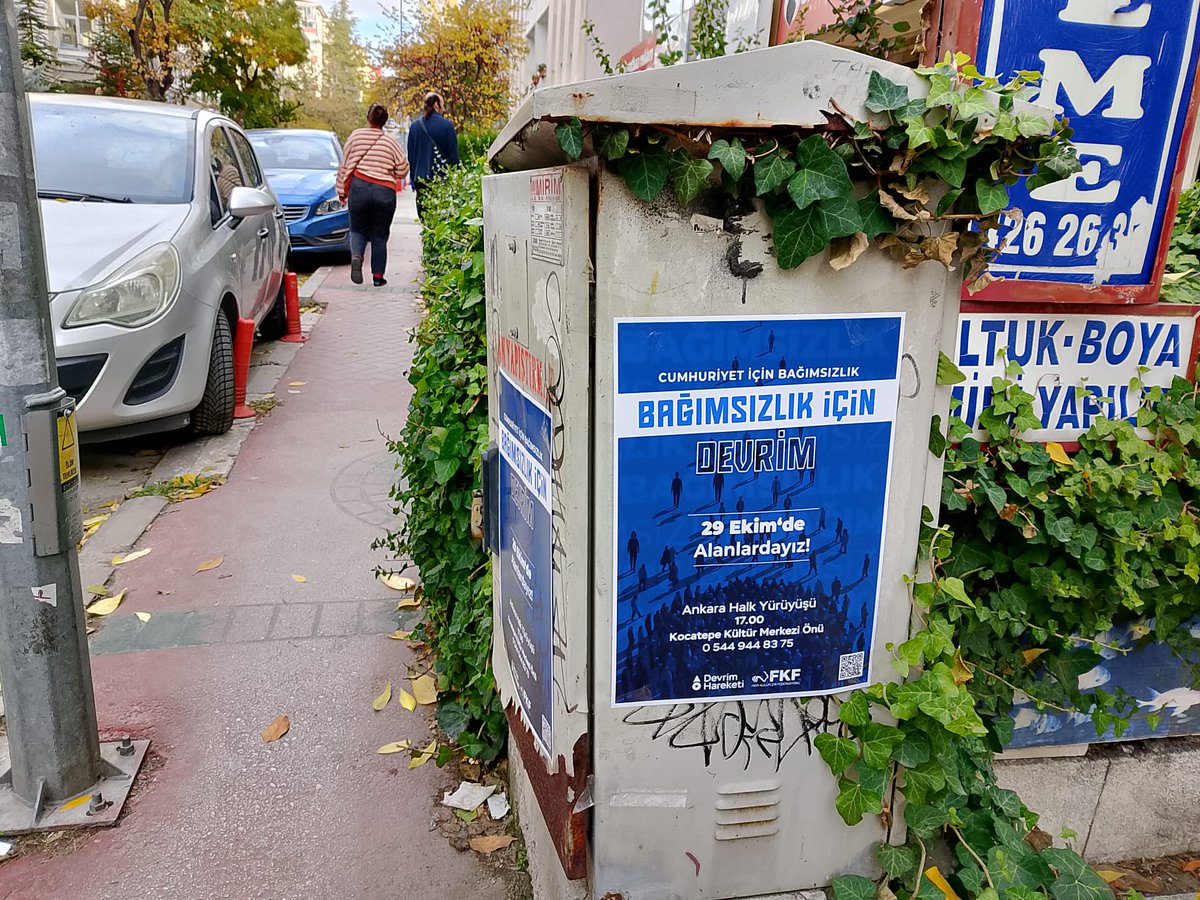 DHAyranci's tweet image. 29 Ekim&apos;de Alanlardayız!

29 Ekim yürüyüşü için bugün Güvenlik Caddesi&apos;nde afiş ve bildiri çalışması yaptık. Herkesi 29 Ekim Ankara Halk Yürüyüşü&apos;ne bekliyoruz.

📢 Ankara Halk Yürüyüşü 

🗓 29 Ekim Çarşamba

📍Kocatepe Kültür Merkezi Önü

⏰️ 17.00