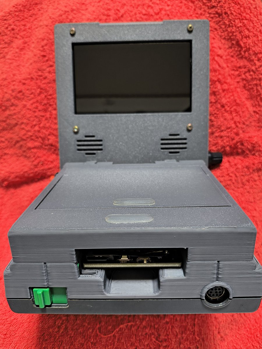 takapu386's tweet image. PCエンジンのLT化したのを入手🎮typeCで充電出来るしCD-ROM²にも接続🙆🏻♂️
 #PCエンジン  #レトロゲーム