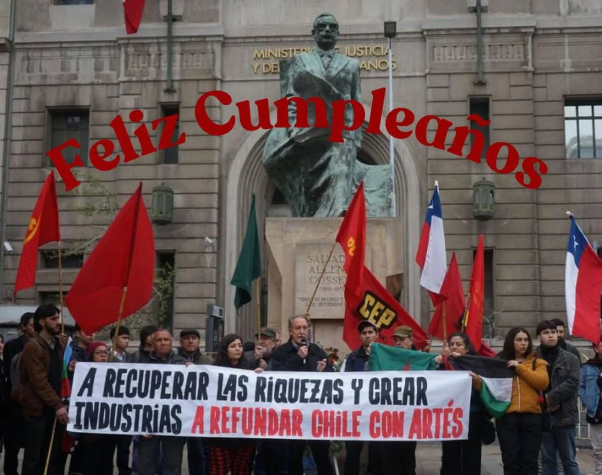 artes_oficial's tweet photo. Felicidades profesor Eduardo #Artés, desde el comando presidencial lo saludamos en su #cumpleaños, además aprovechamos de saludar a los más de 80 mil seguidores en #Instagram.
Vota 6, vota por el #profe Artés.
#Artes2026 #Elecciones2025 #Izquierda #Chile https://t.co/NiCB1ohU1S