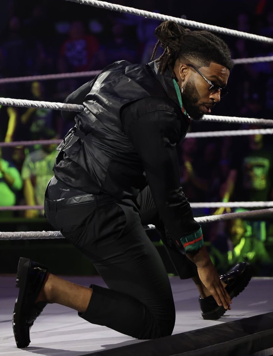 ItsTrickyToBeMe's tweet image. Do I look like Boo Boo the Fool? I don’t care who you managed to impress out on the indies with them lil’ ass Jheri curls, @RobTheSpotlight/@SpeakOfTheSaint/@MoreThanAPose. IN THESE doggone #WWENXT ropes, I’m the man. And I’ve been the man. You better ask somebody, boy.