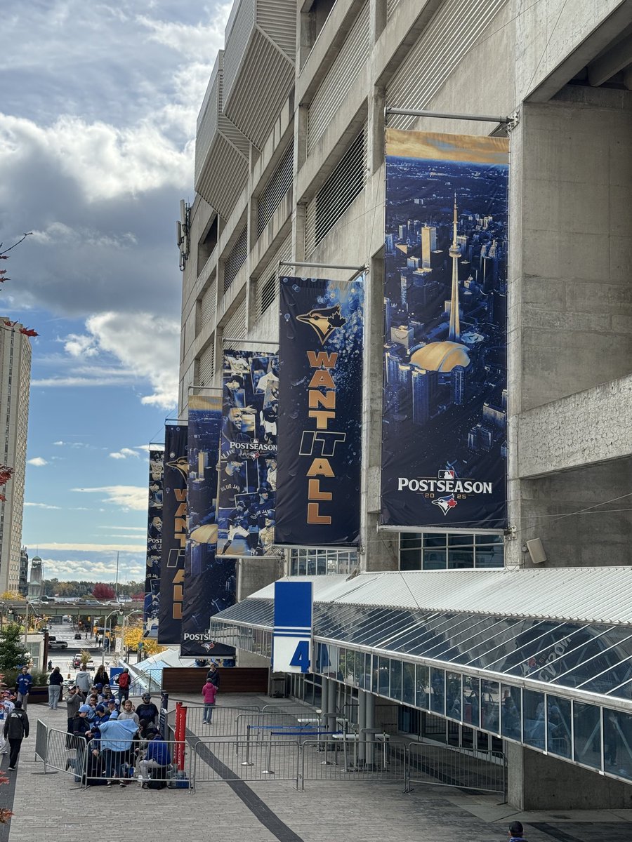 来てみました(チケットないです。来てみただけ)