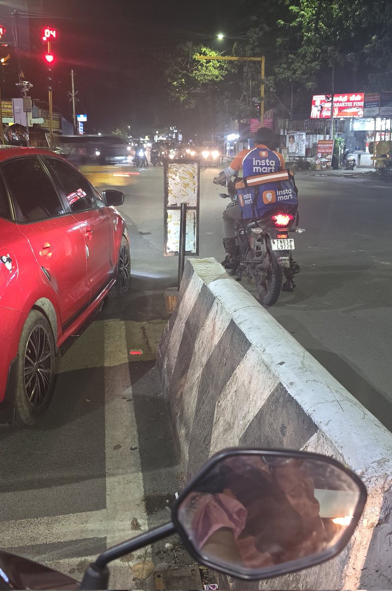 Traffic violation whistle blower tweet media