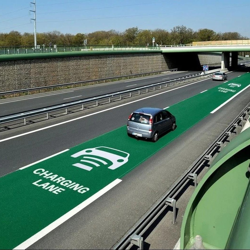 CoinDelisi's tweet image. Fransa’da Dünyanın İlk Kablosuz Şarjlı Otoyolu Açıldı.

Göründüğü Kadar Basit mi, Değil mi? 

Artık araçlar hareket halindeyken şarj olabiliyor… en azından teoride. Paris’in 40 km güneybatısındaki A10 otoyolunun kısa bir bölümüne yerleştirilen manyetik bobinler, otomobil, kamyon…