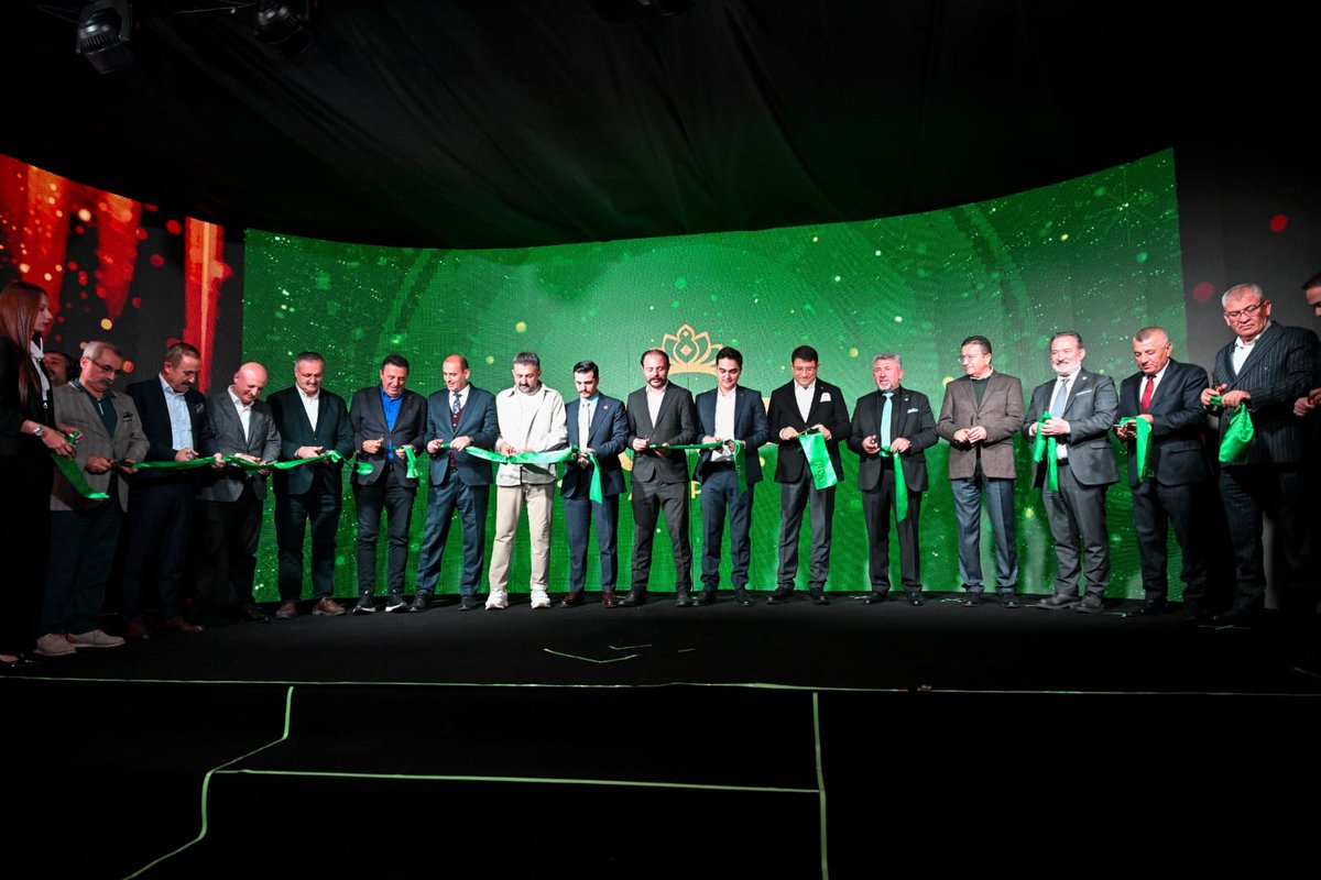 Aydınlıkevler mahallemiz Türk-iş blokları bölgesinde, yapımına başlanan konut projesinin tanıtım toplantısına katıldık.

Bölgemize değer katacağına inandığım bu yatırımın Altındağımıza hayırlı ve uğurlu olmasını temenni ediyor, tüm çalışanlara kolaylıklar diliyorum.