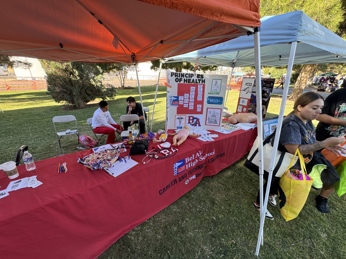 A beautiful day ⁦<a href="/MarathonPetroCo/">Marathon Petroleum</a>⁩ community outreach! Thank you to all of ⁦<a href="/YsletaISD/">Ysleta ISD</a>⁩ schools representing the top Career and College Readiness district in the region! ⁦<a href="/YsletaISDCTE/">Ysleta ISD CTE</a>⁩