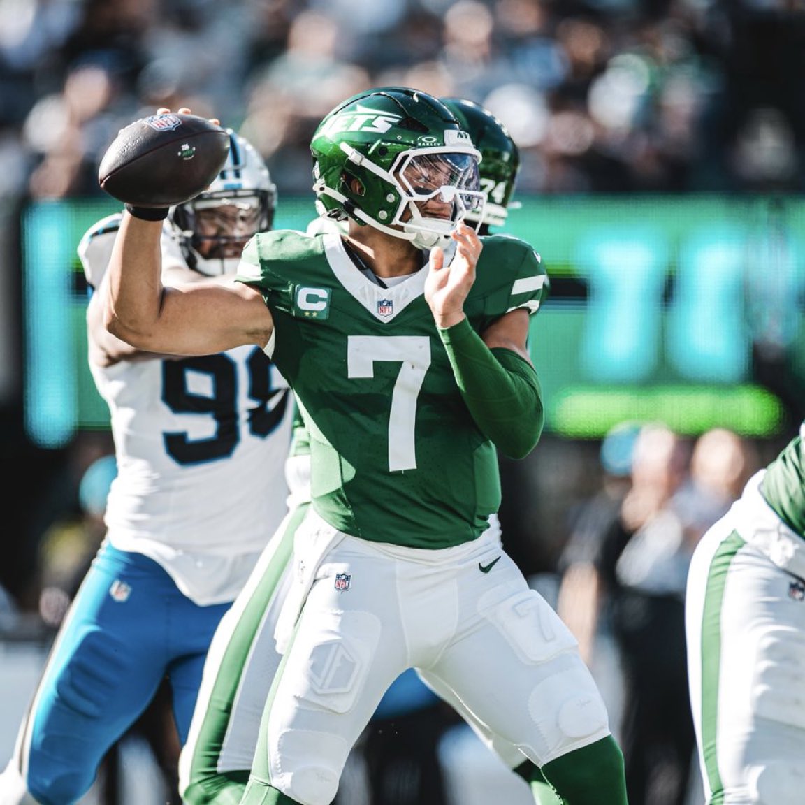 Jets announced Justin Fields officially will start Sunday at Cincinnati.