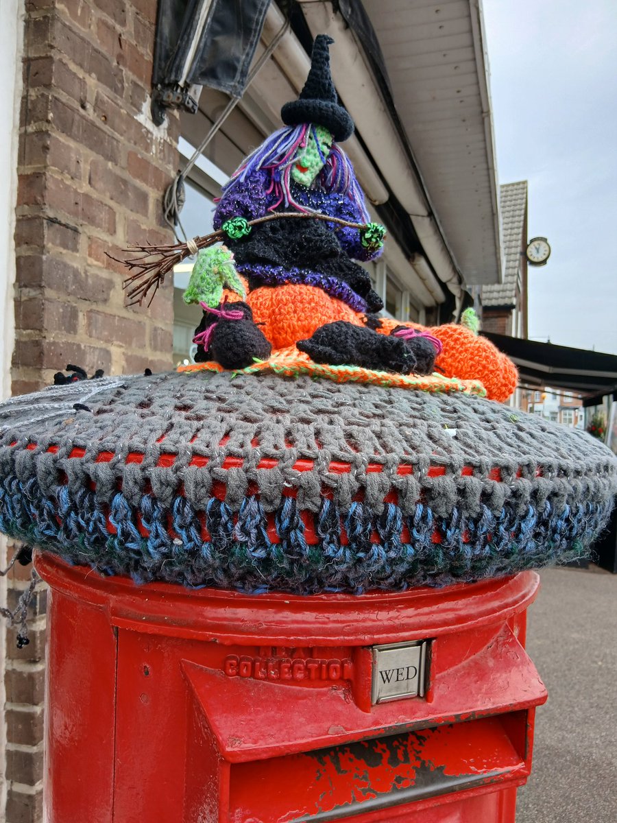 Abbots Langley ready for #Halloween #PostboxSaturday